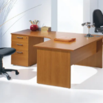 1.4M Curved Office Desk – Stylish & Ergonomic Workstation