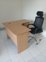 1.4M Curved Office Desk – Stylish & Ergonomic Workstation - Image 2