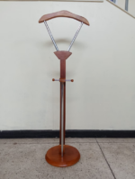 Executive Coat Hanger – Stylish & Sturdy Office Clothing Stand - Image 5