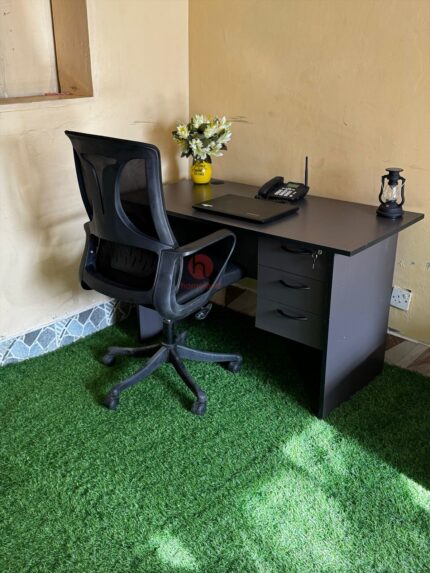 1200mm Office Desk with Ergonomic Office Chair for Comfortable and Productive Workspaces