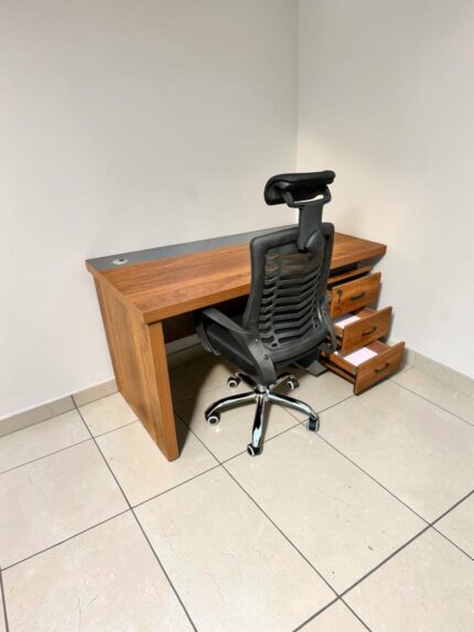 1.4m executive office desk with ergonomic headrest chair