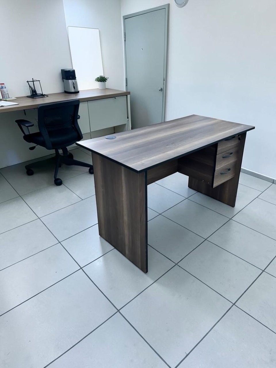1.2m Office Desk with Drawers 1.2m office desk with drawers in wood finish